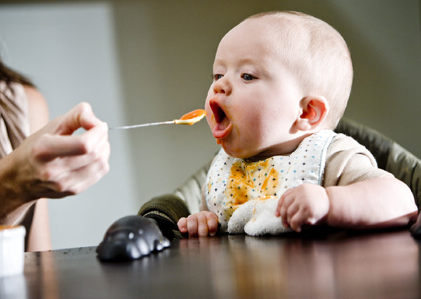 Taking Cues: 5 Signs Your Baby Is Ready For Weaning