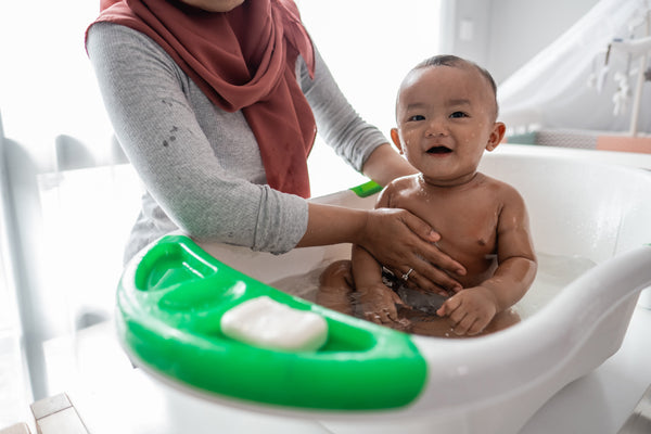 How To Bath A New-Born